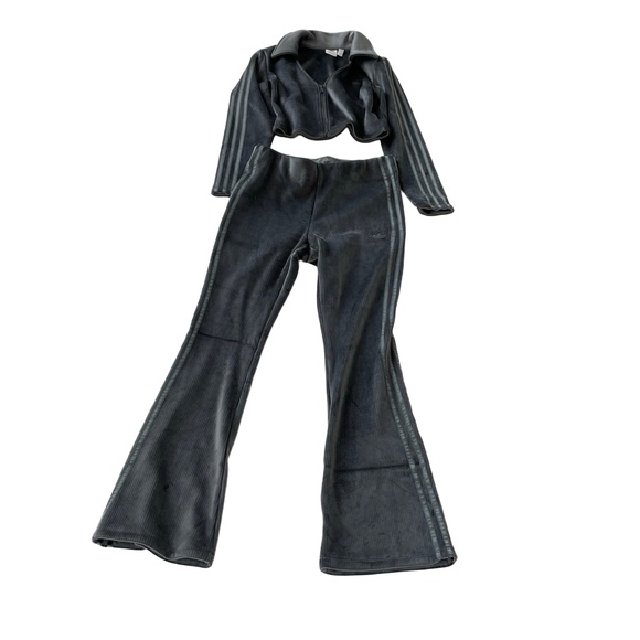Adidas Tracksuit Womens ML Black V Neck Zip Up Velour Flared Stripe Sporty Retro - Picture 1 of 7